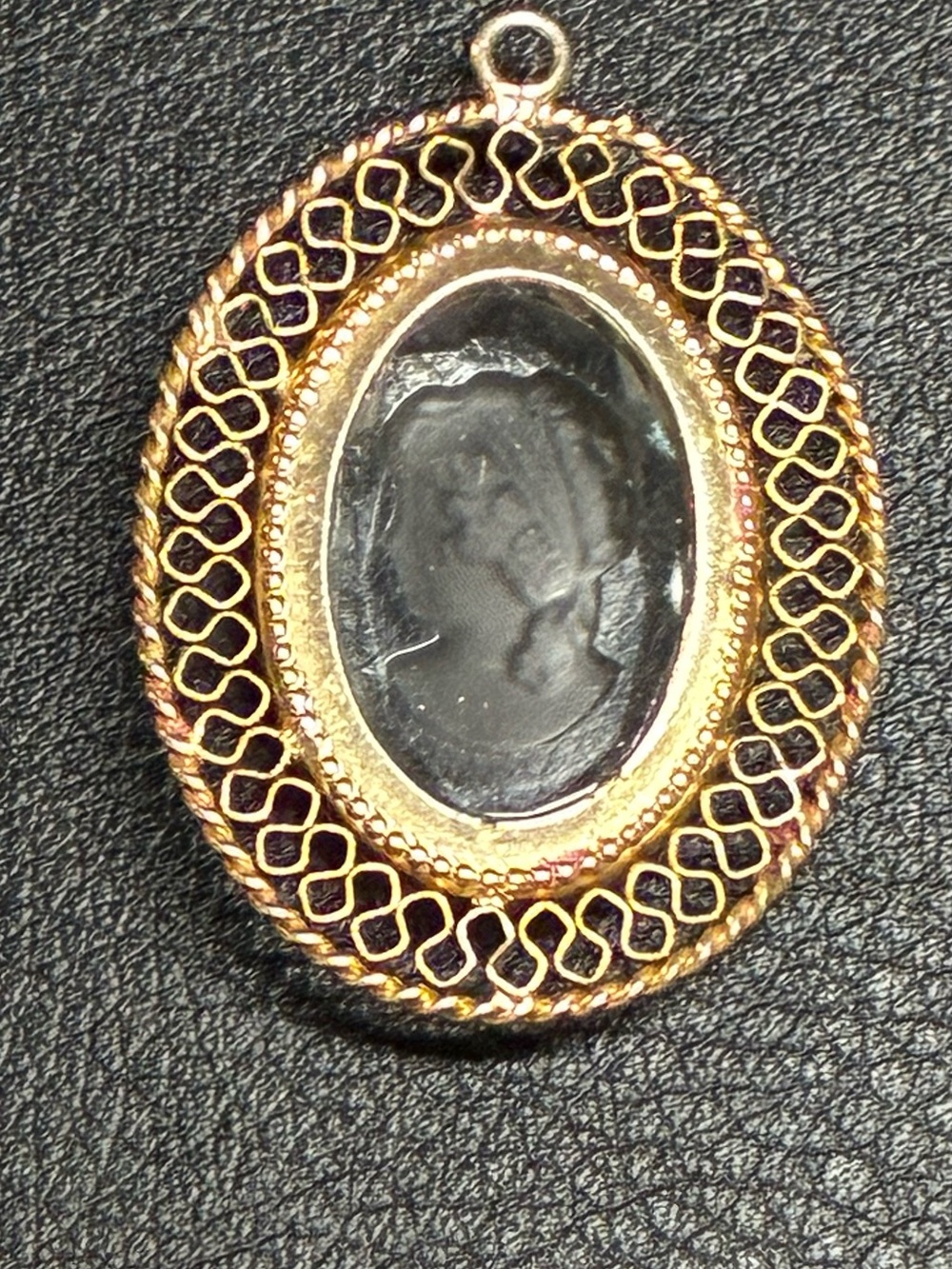 Vintage Whiting & Davis Intaglio Cameo Pendant - Picture 2 of 5